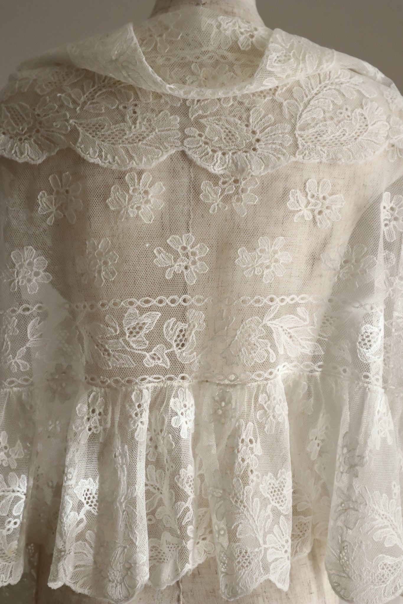 1910s Edwardian Lace Shawl