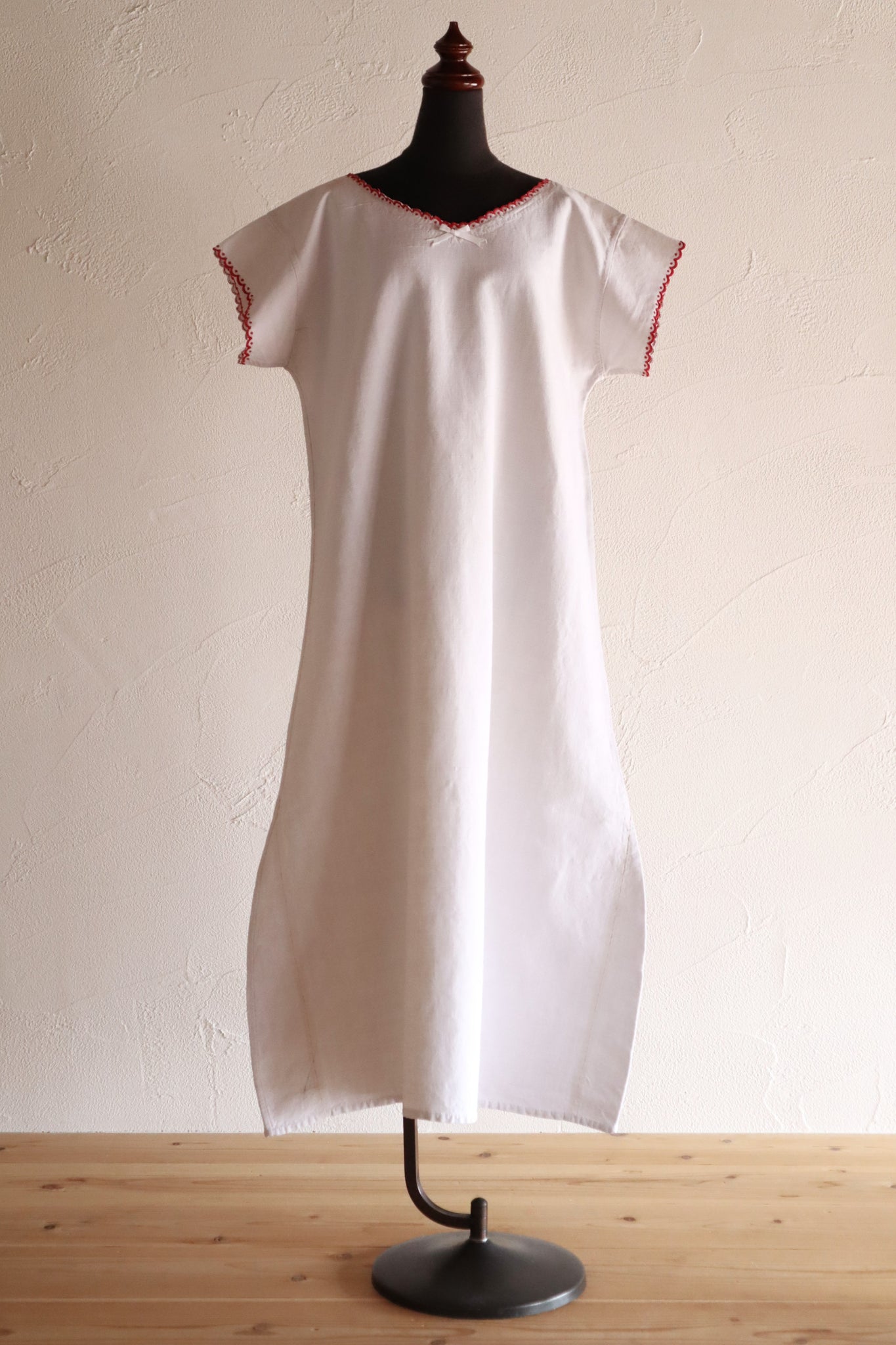 Late 19th Century French Hand-Sewn Linen Dress