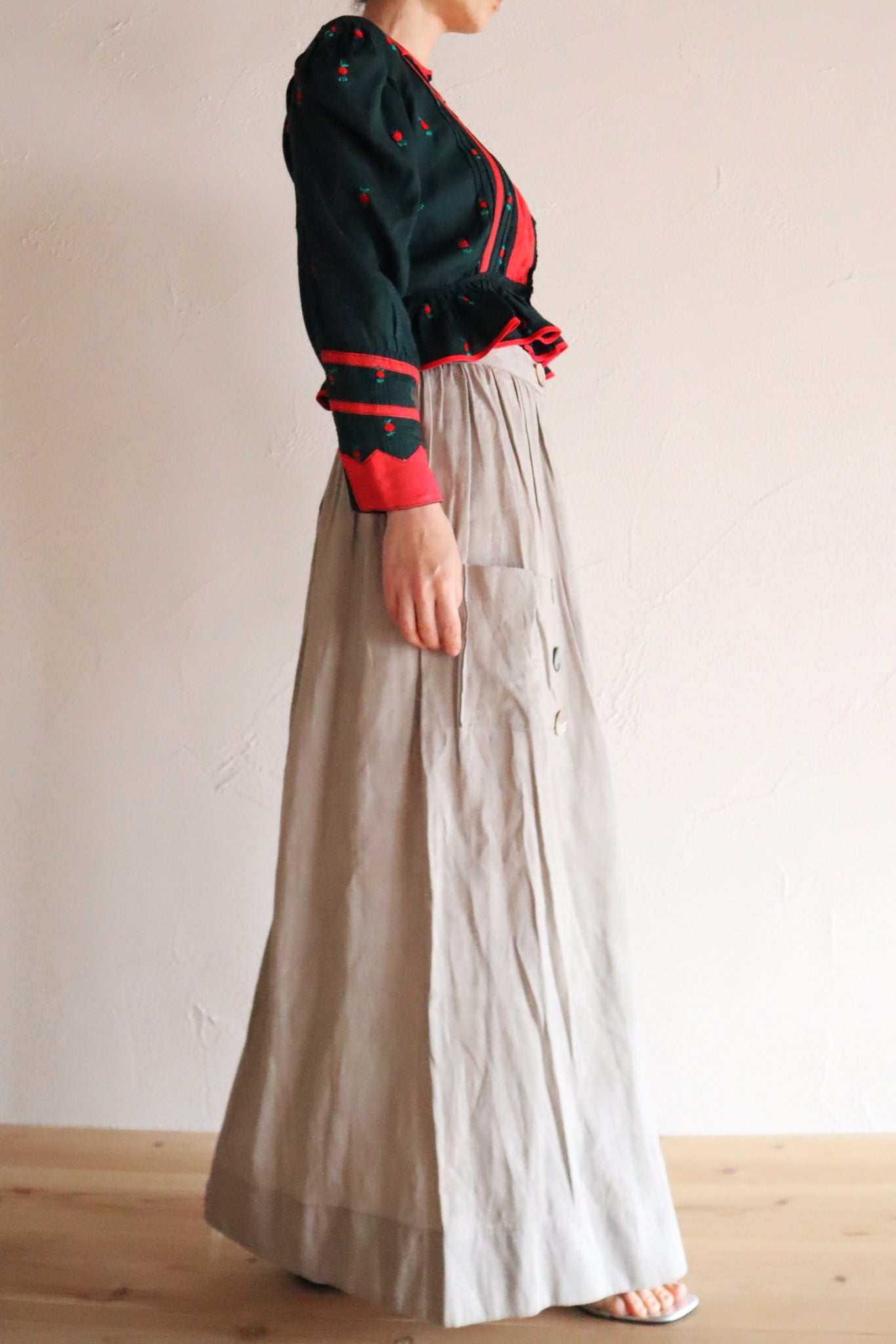 フランスアンティーク　シルクスカート Late 1930s French Silk Jacquard Skirt with Decorative Shell