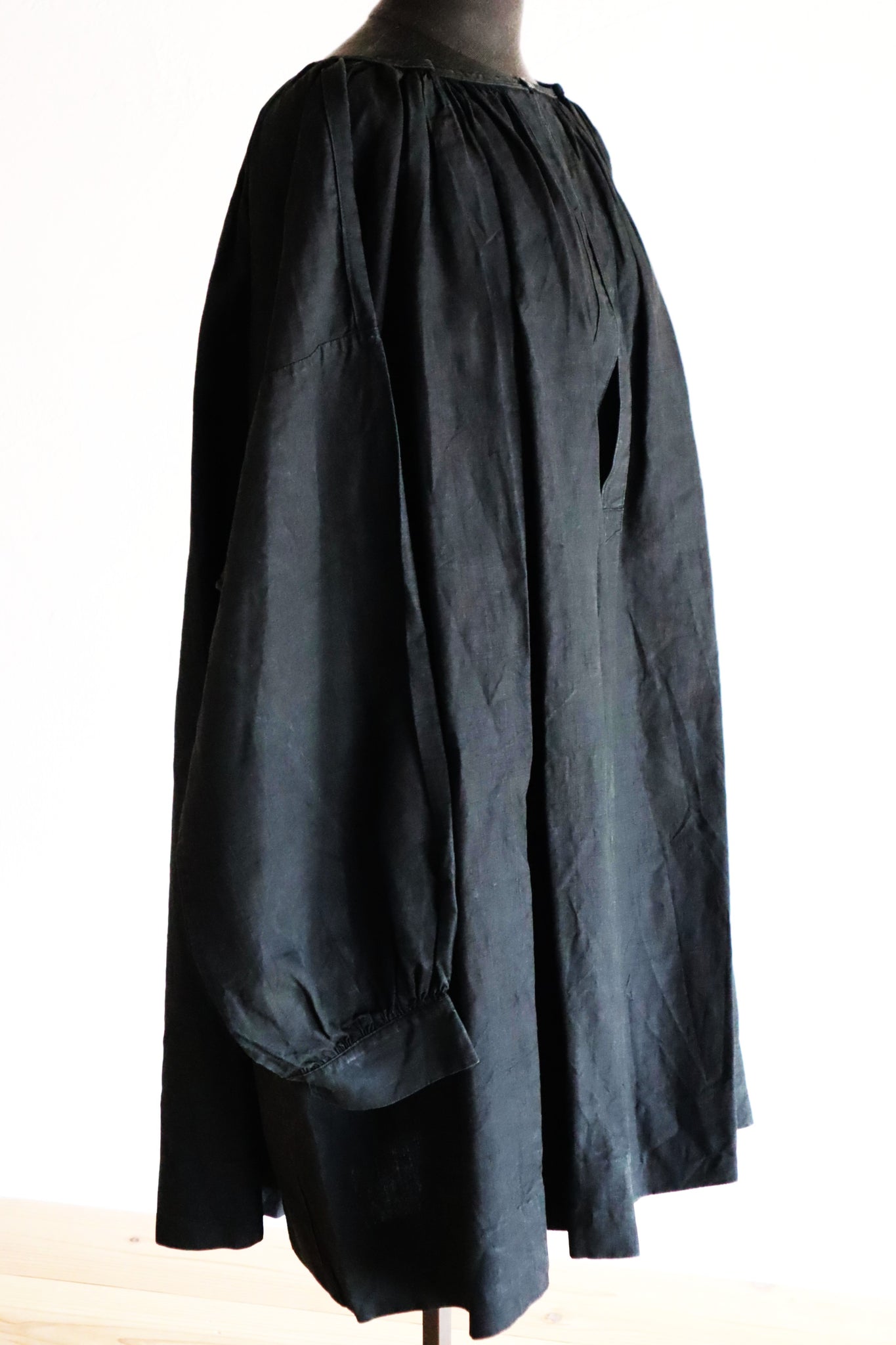 Early 1900s French Black Indigo Linen Biaude