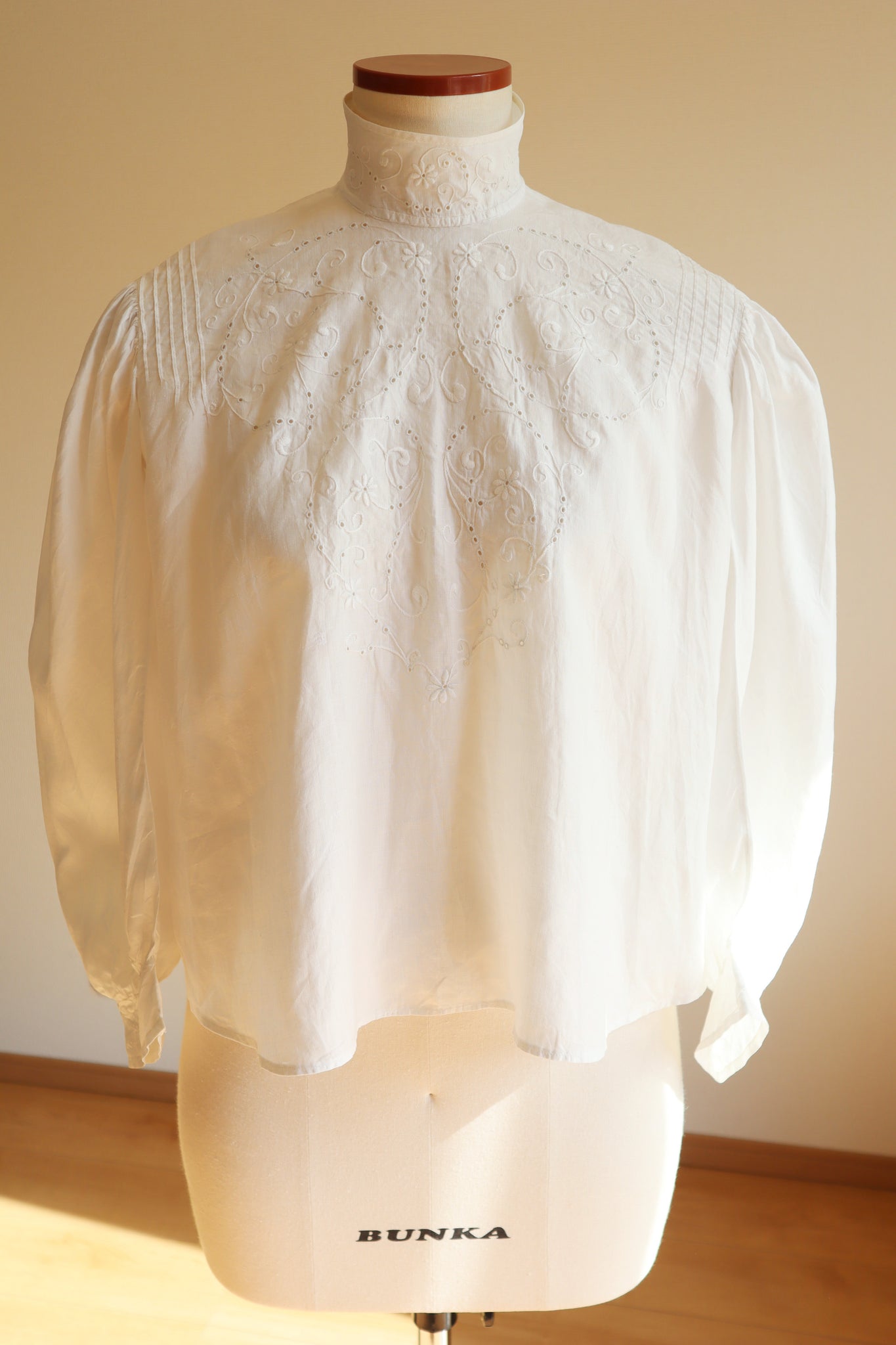 1900s Hand Embroidery Linen Blouse