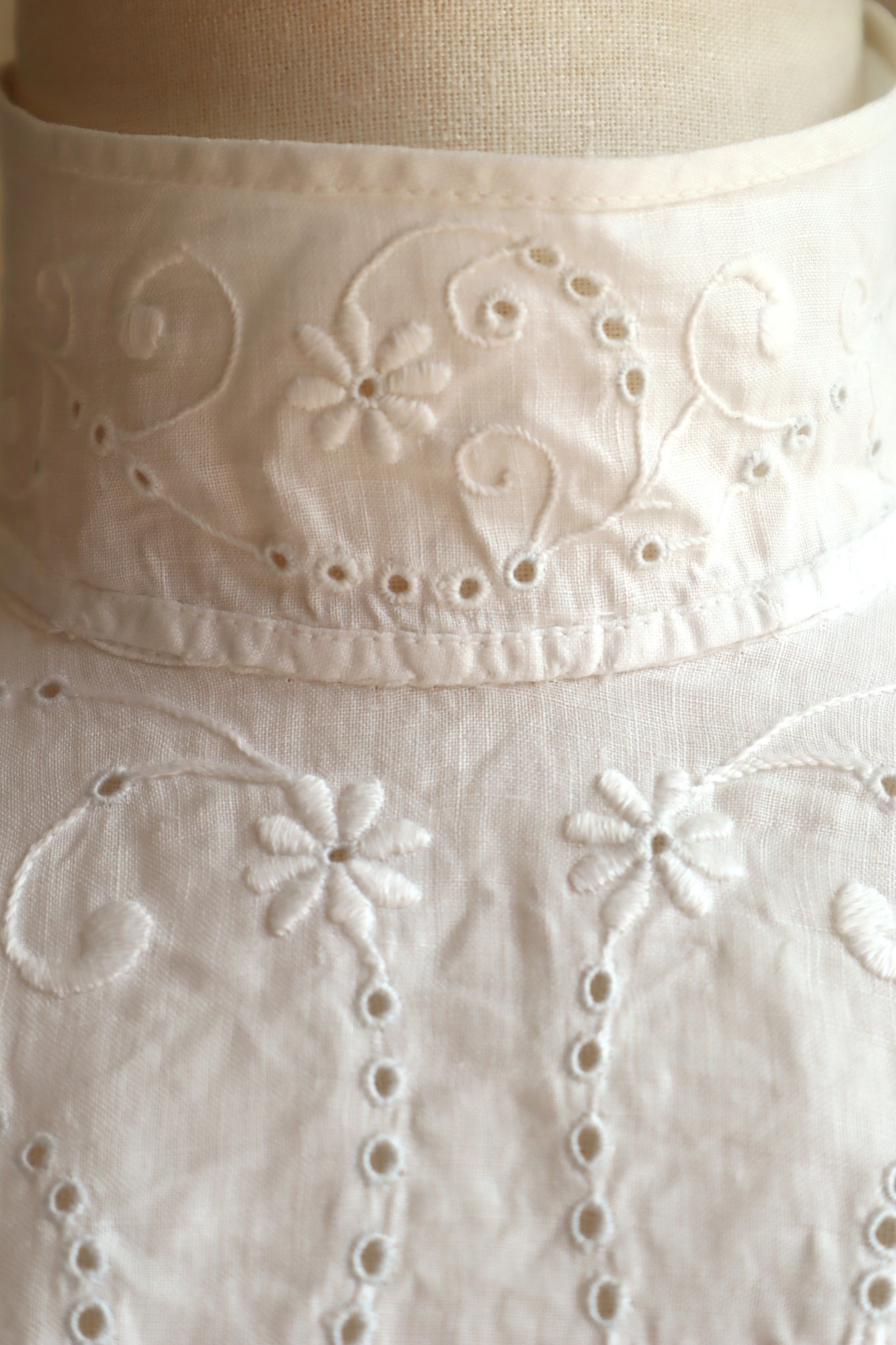 1900s Hand Embroidery Linen Blouse