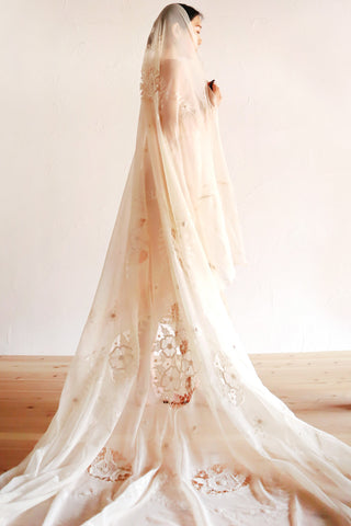 1930s Floral Lace Bed Cover