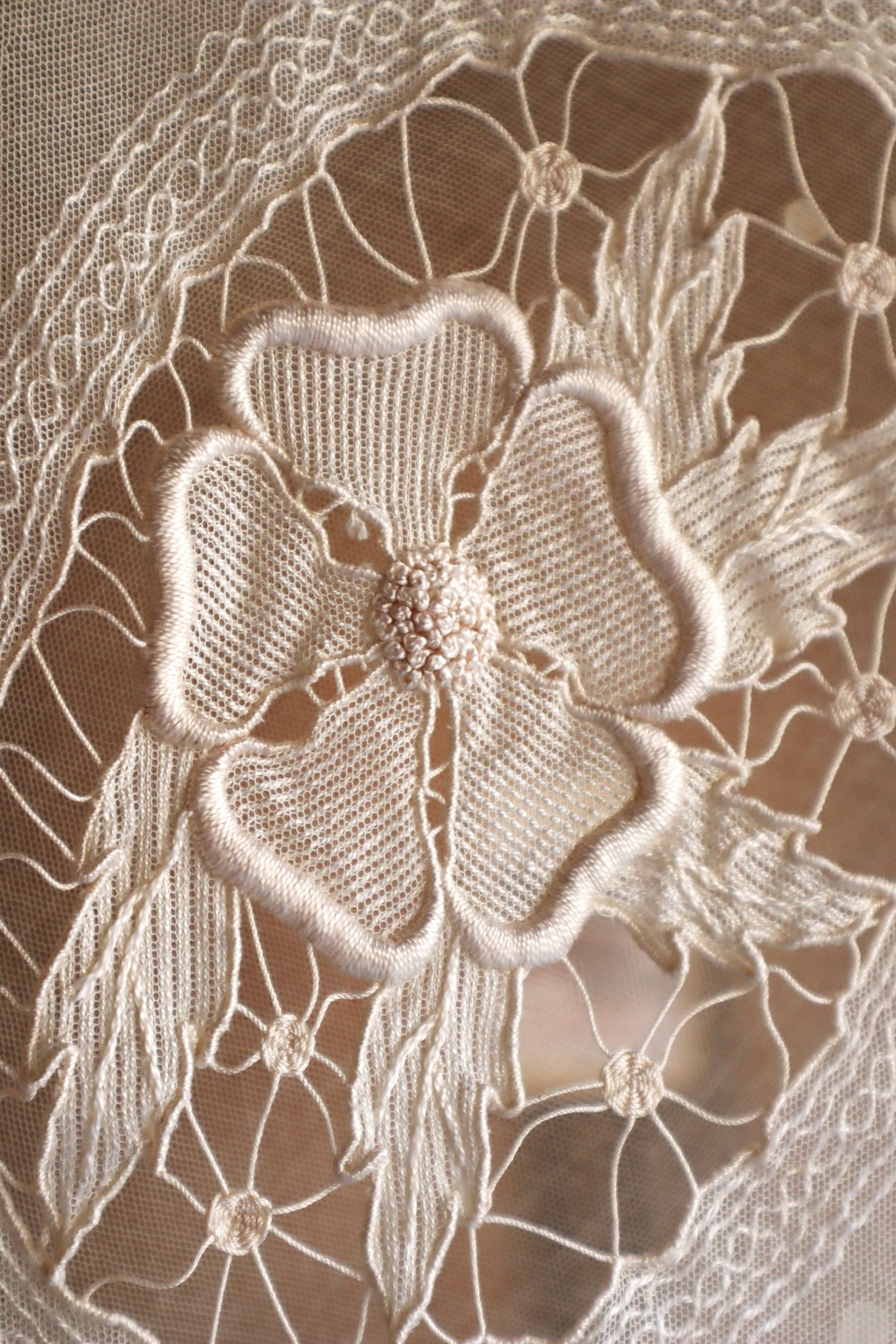 1930s Floral Lace Bed Cover