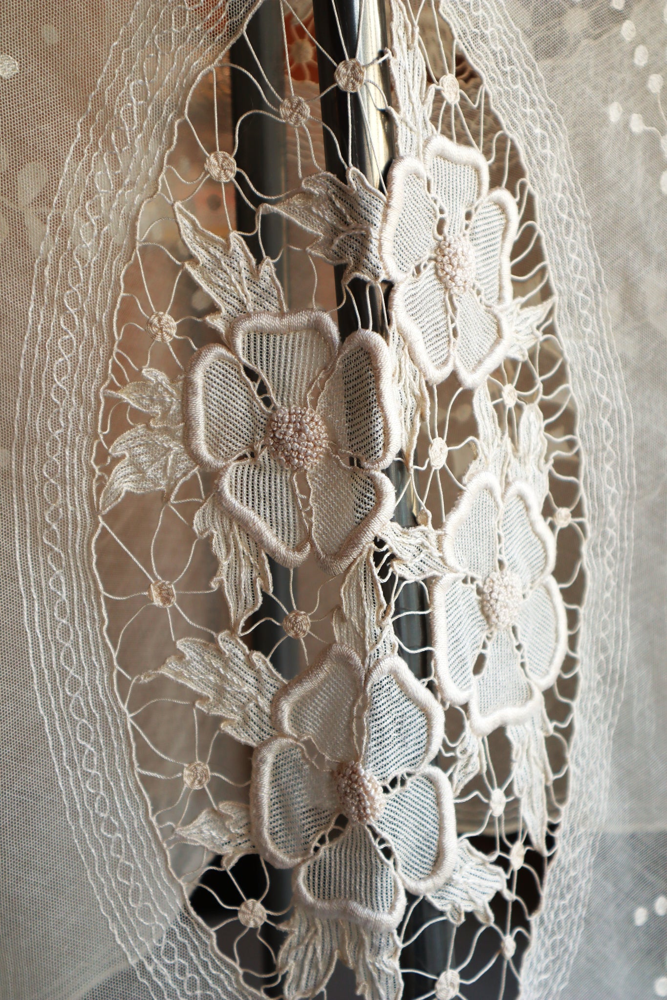 1930s Floral Lace Bed Cover