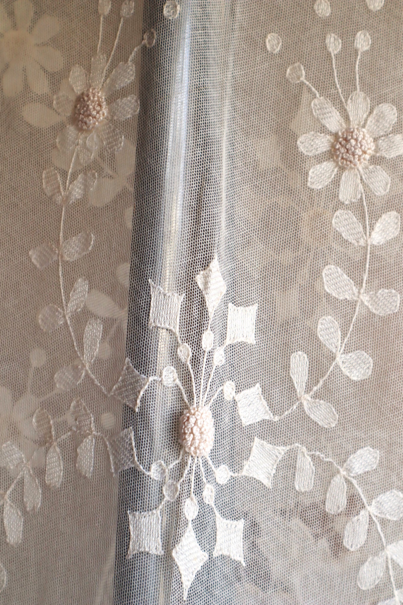 1930s Floral Lace Bed Cover