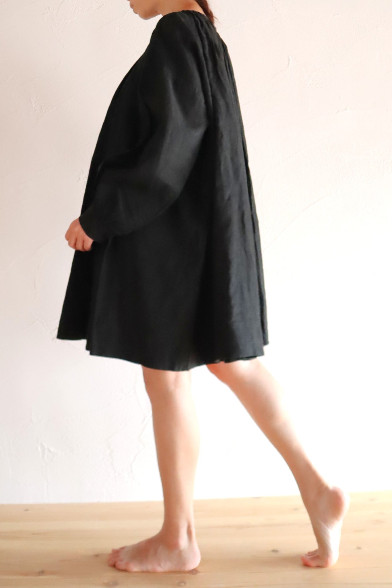 Early 1900s French Black Indigo Linen Biaude