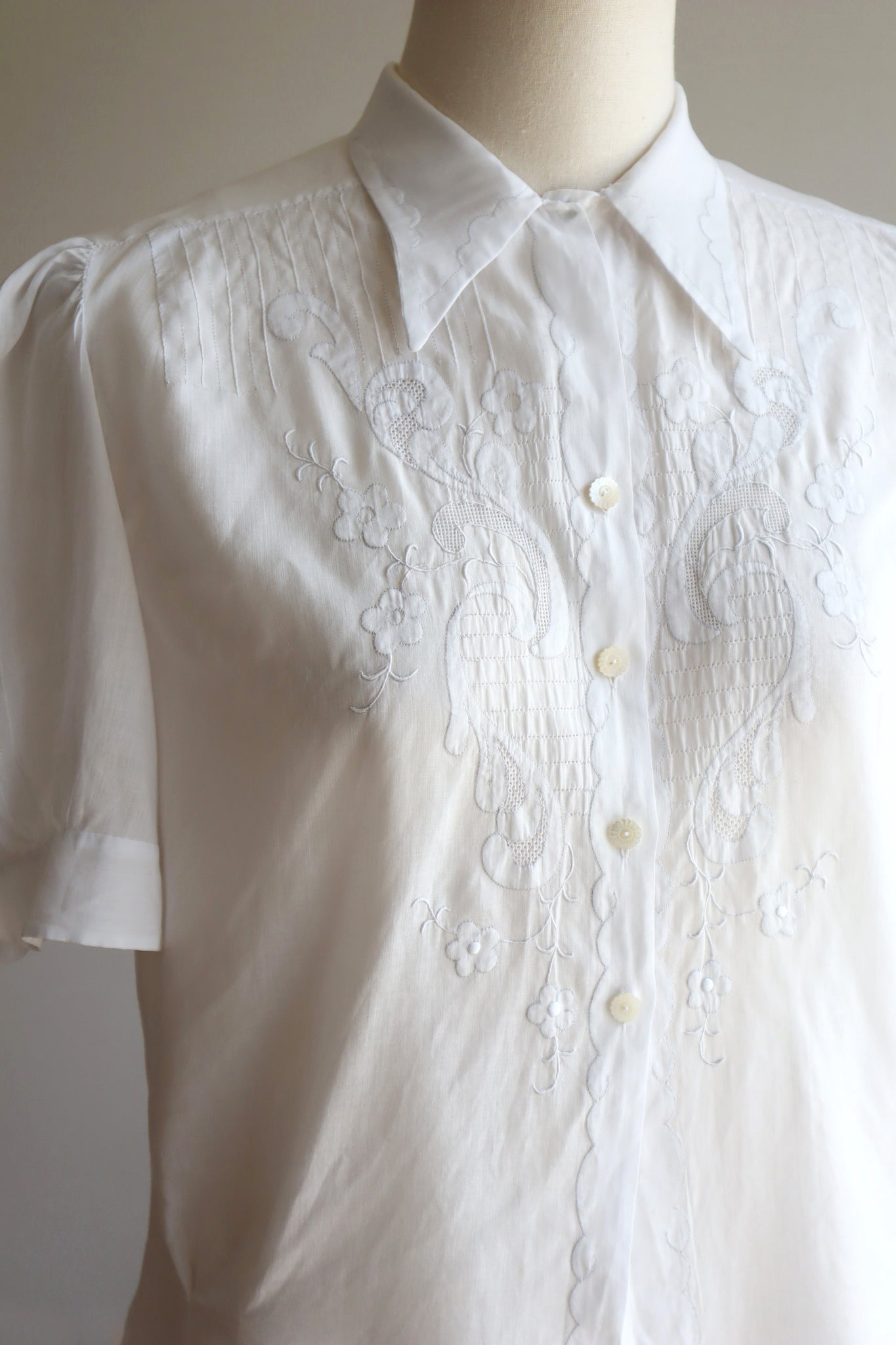 1940s All Hand Sewn Cotton Blouse M