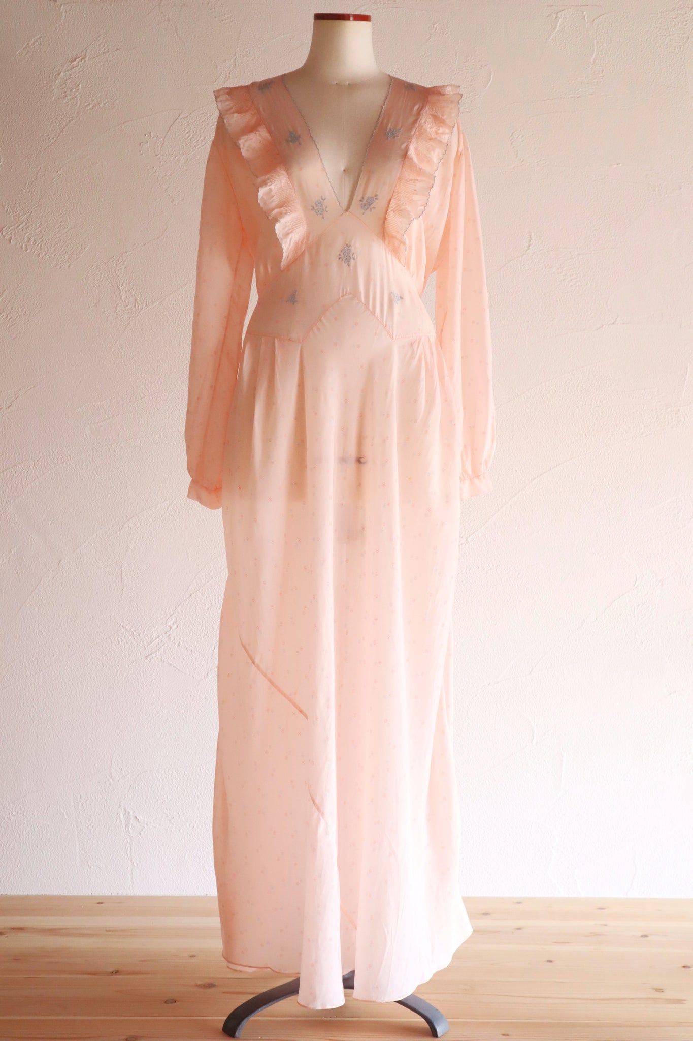 1940s Pale Pink Dress
