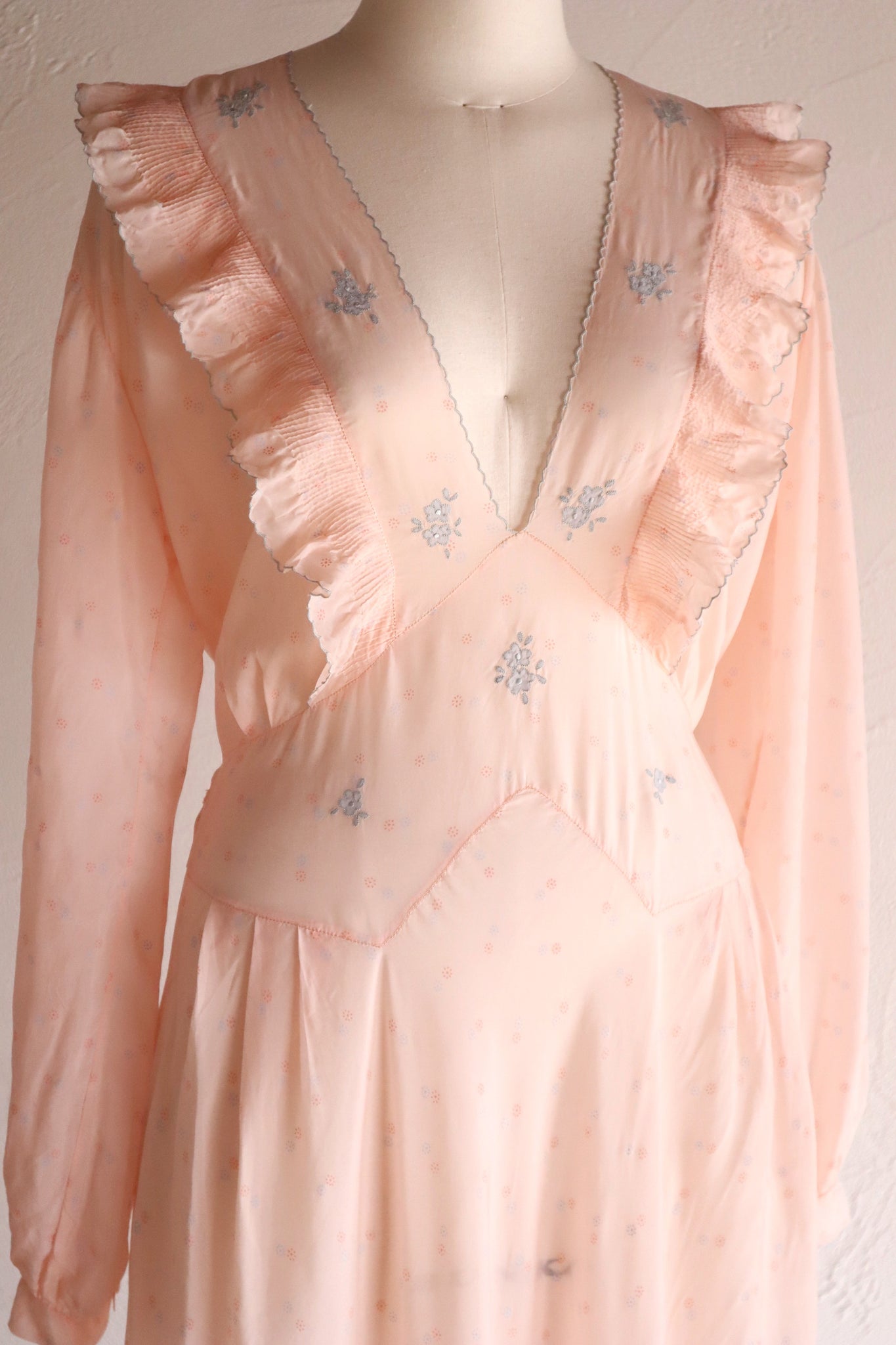 1940s Pale Pink Dress