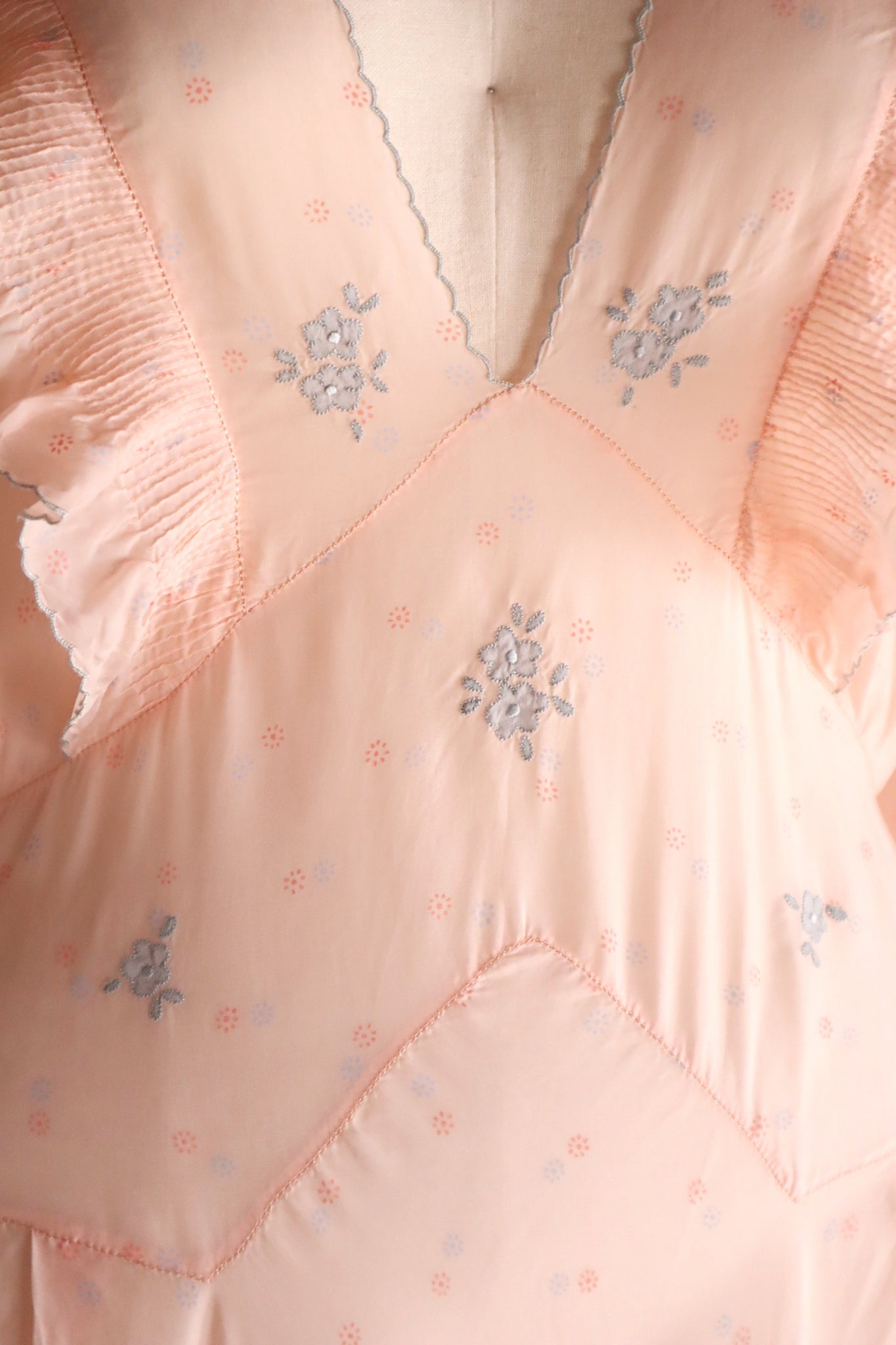 1940s Pale Pink Dress