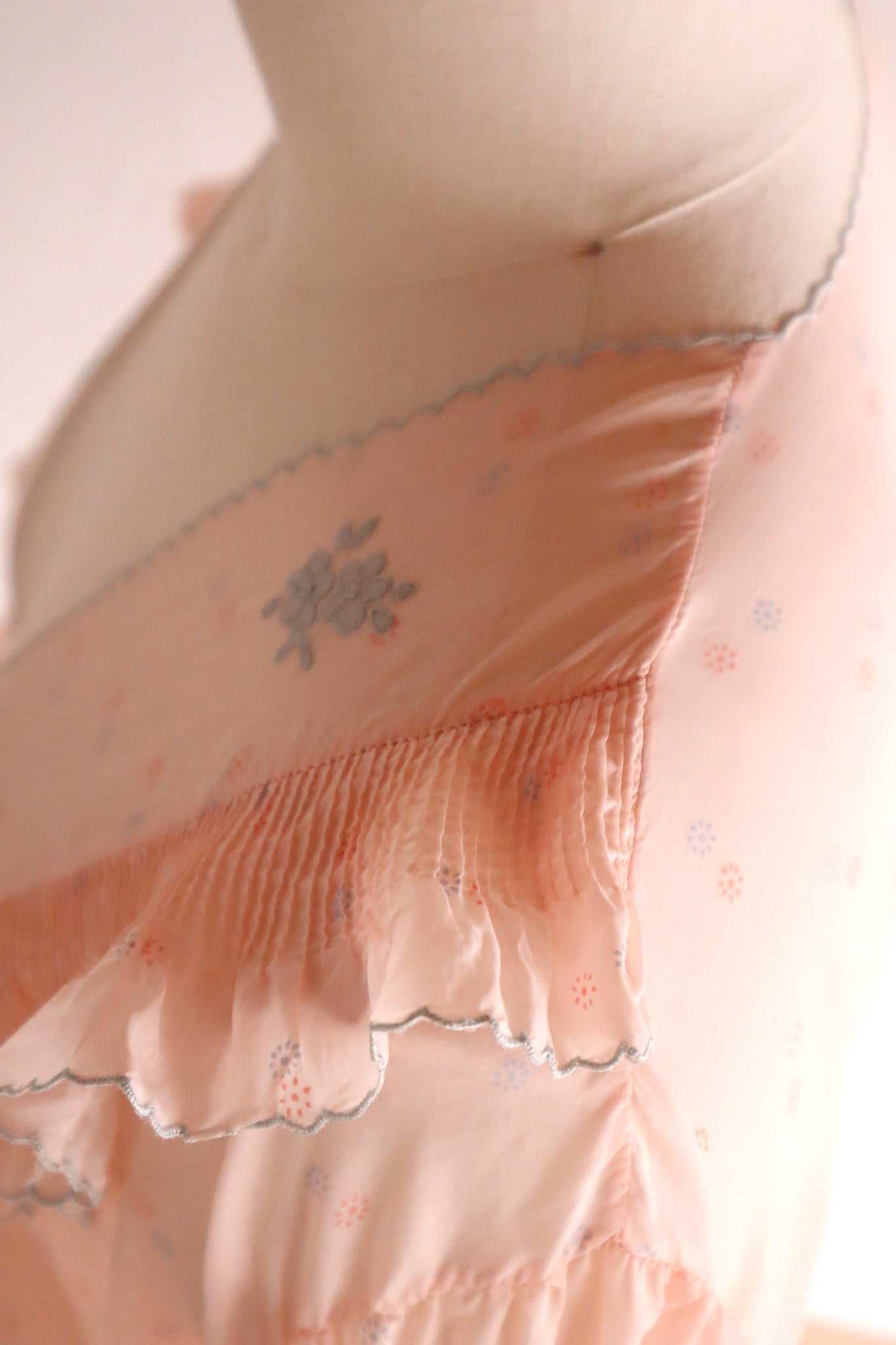 1940s Pale Pink Dress