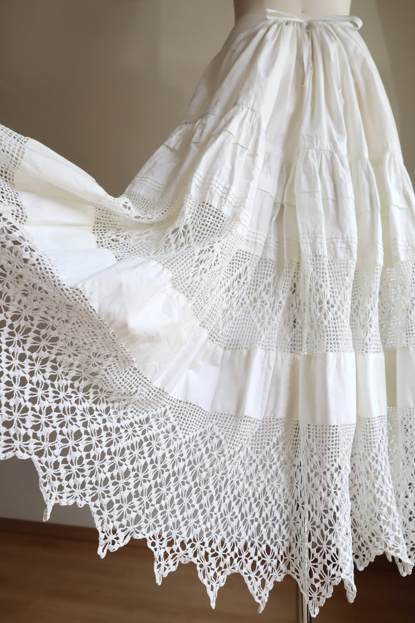 1900s Hand Crochet Lace Cotton Skirt