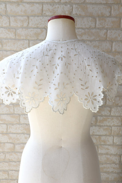 1910s Hand Embroidered Cutwork Linen Collar