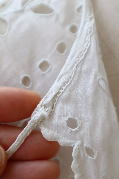 1910s Hand Embroidered Cutwork Linen Collar