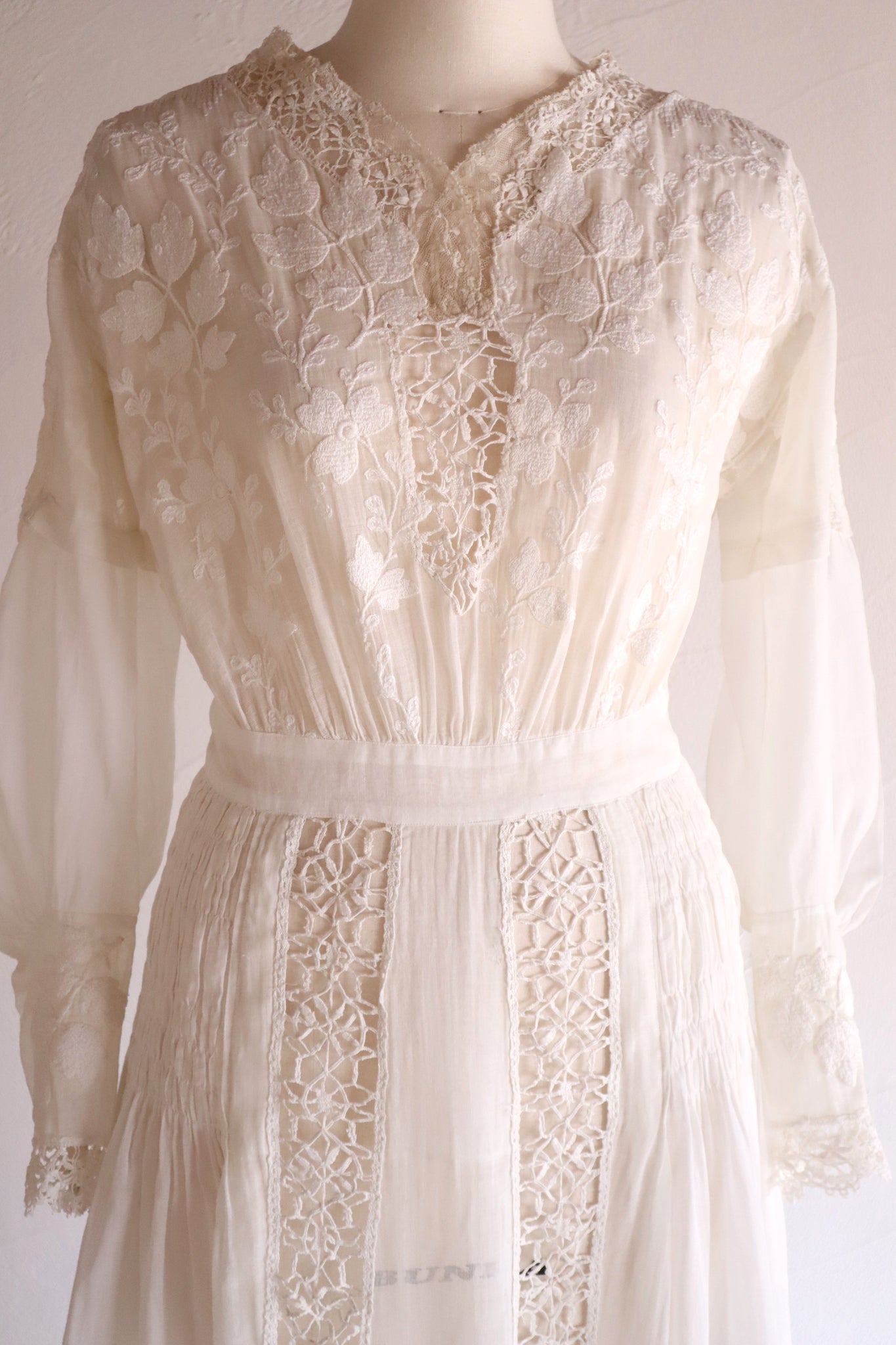 1900s Leaf Embroidery Dress