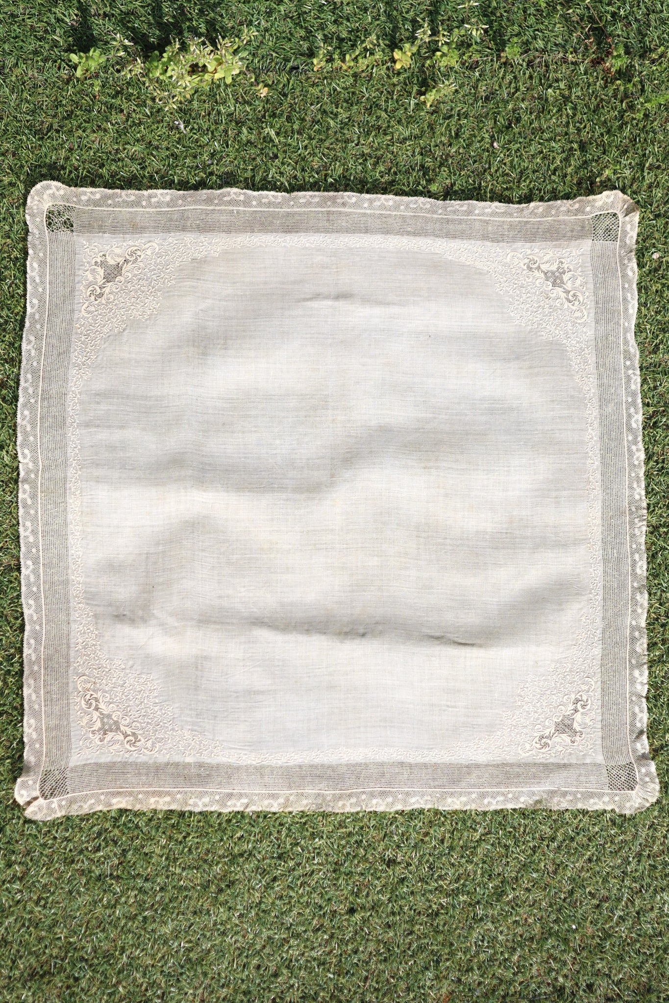 1900s French Linen Hand-Embroidered Cloth with Bobbin Lace Trim