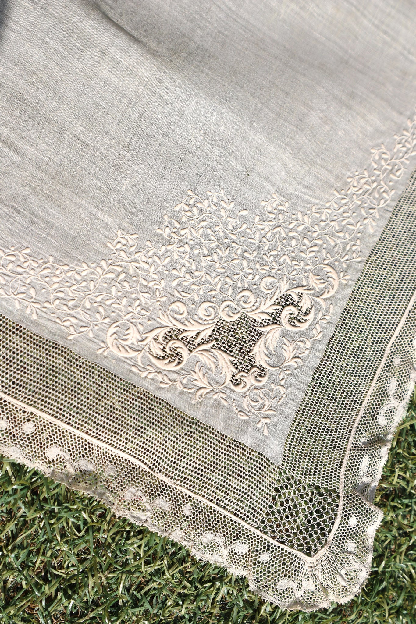1900s French Linen Hand-Embroidered Cloth with Bobbin Lace Trim