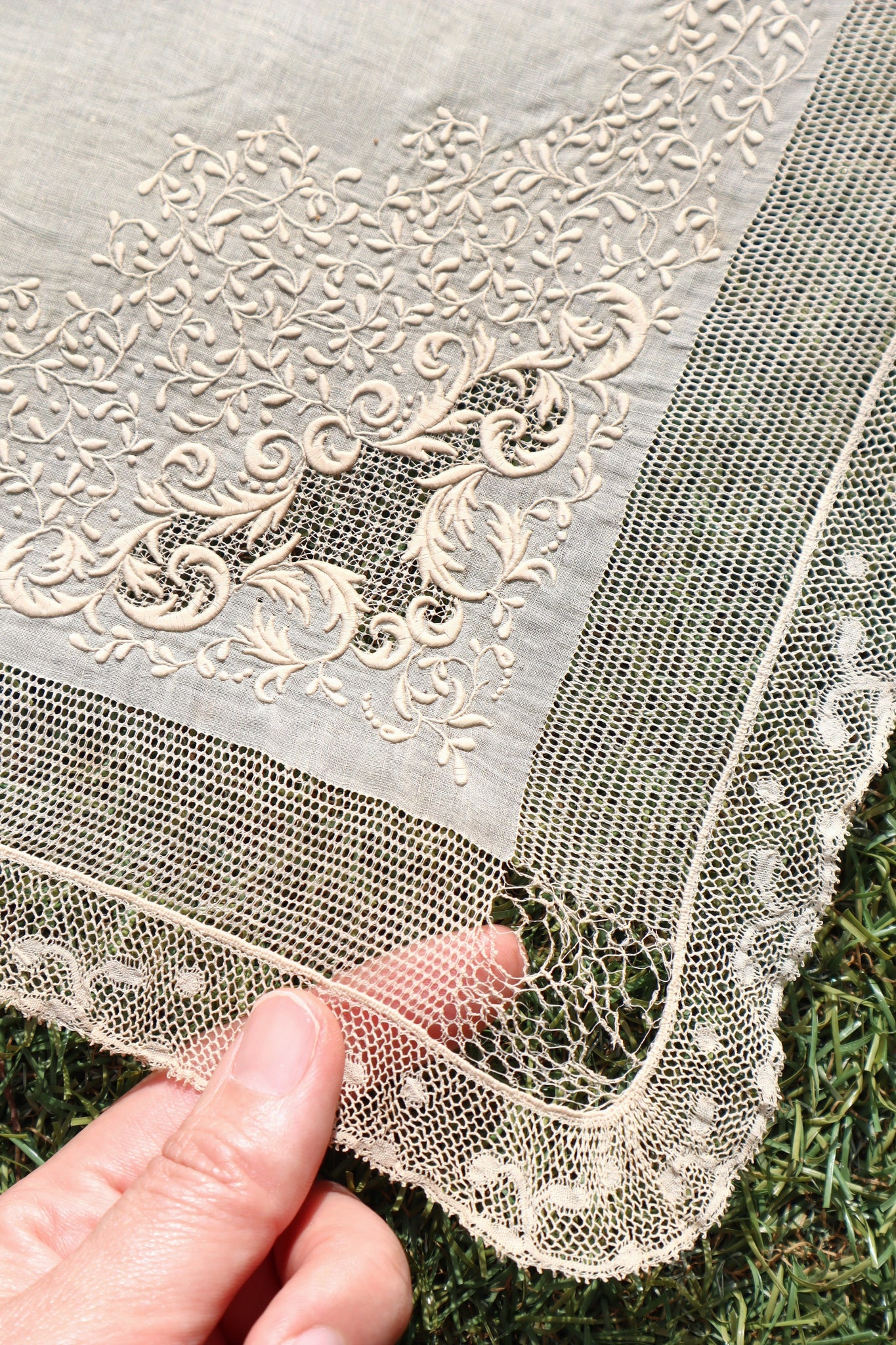 1900s French Linen Hand-Embroidered Cloth with Bobbin Lace Trim