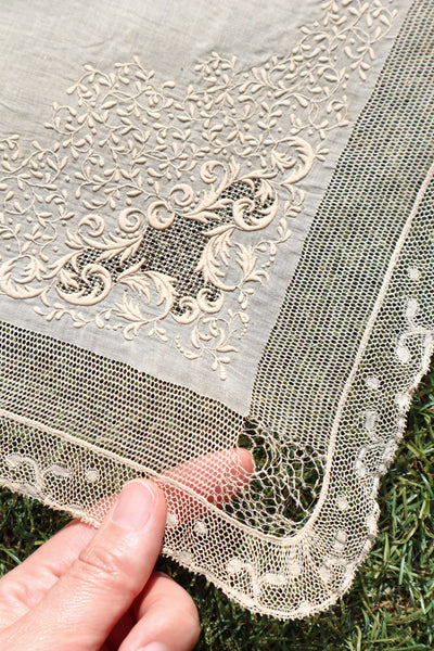 1900s French Linen Hand-Embroidered Cloth with Bobbin Lace Trim