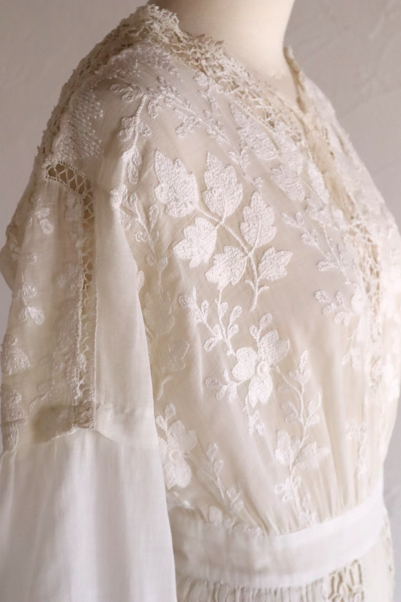 1900s Leaf Embroidery Dress