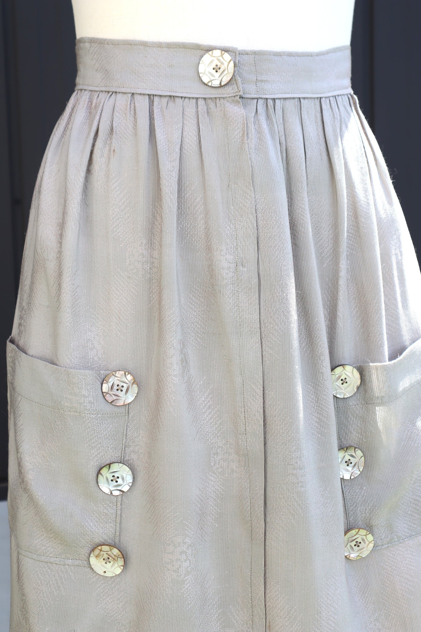 Late 1930s French Silk Jacquard Skirt with Decorative Shell Buttons