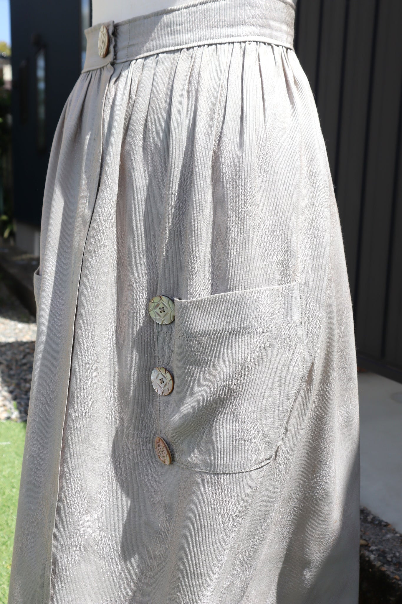 Late 1930s French Silk Jacquard Skirt with Decorative Shell Buttons