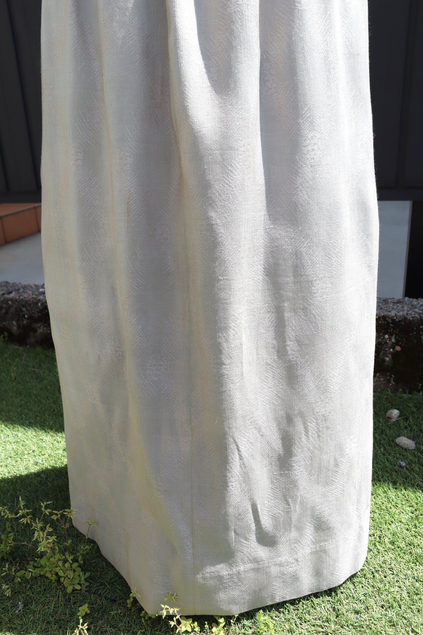 Late 1930s French Silk Jacquard Skirt with Decorative Shell Buttons