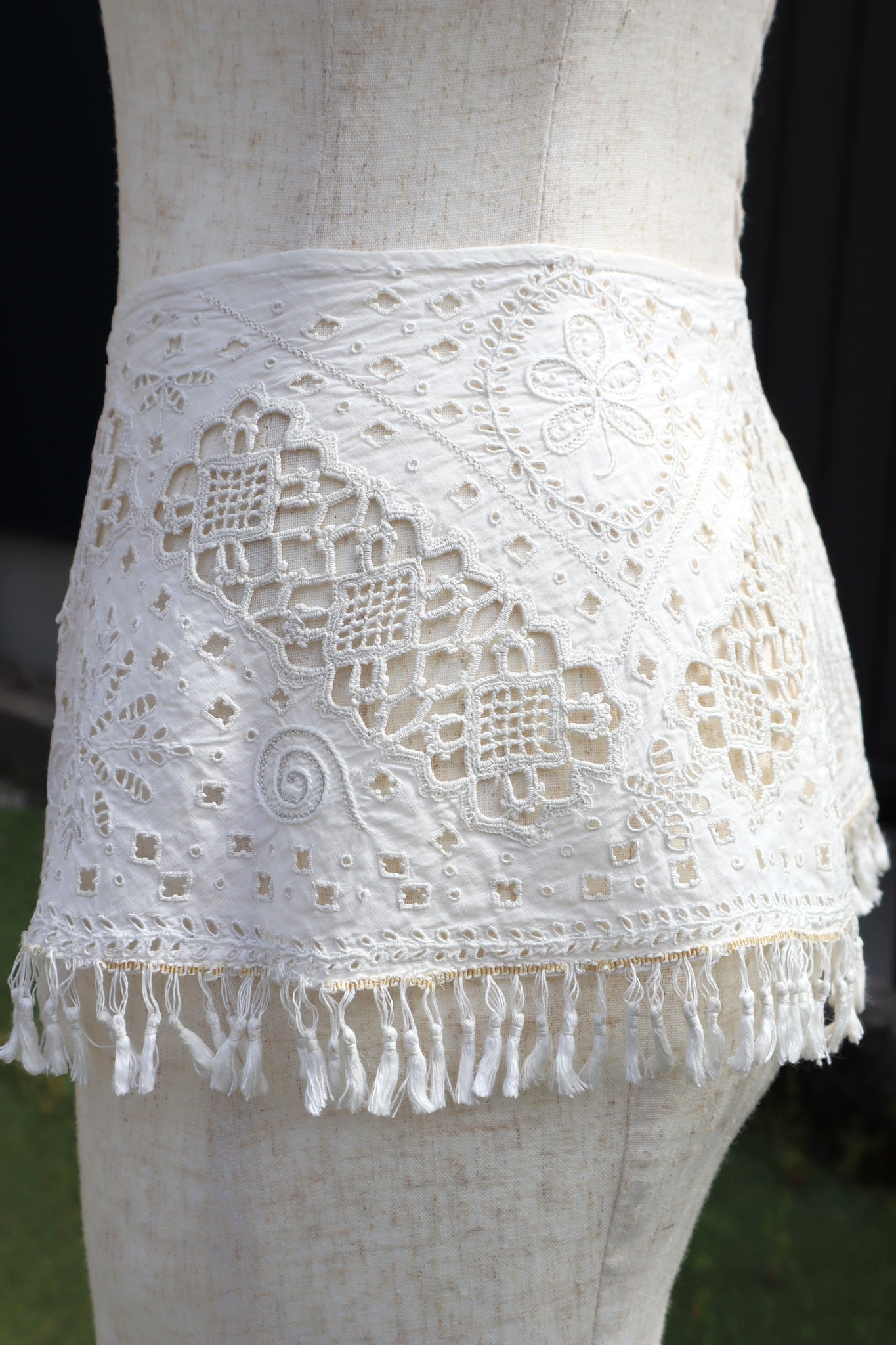 1900s French Fully Handcrafted Whitework Cotton Waist Piece