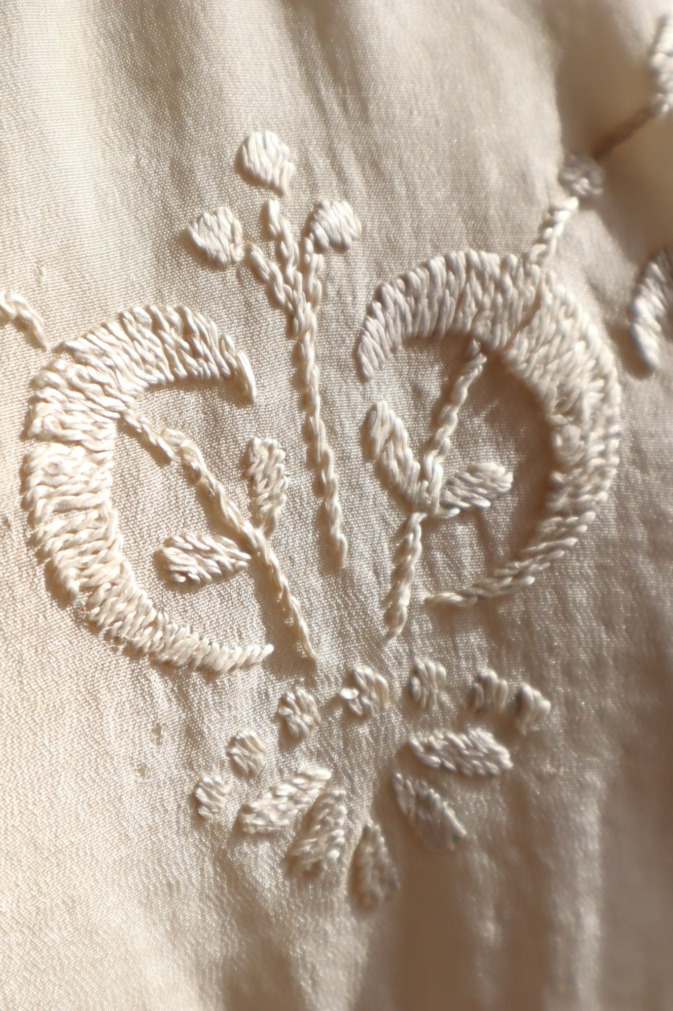 1900s Hand Embroidery Silk Blouse