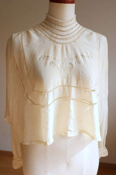 1900s Hand Embroidery Silk Blouse