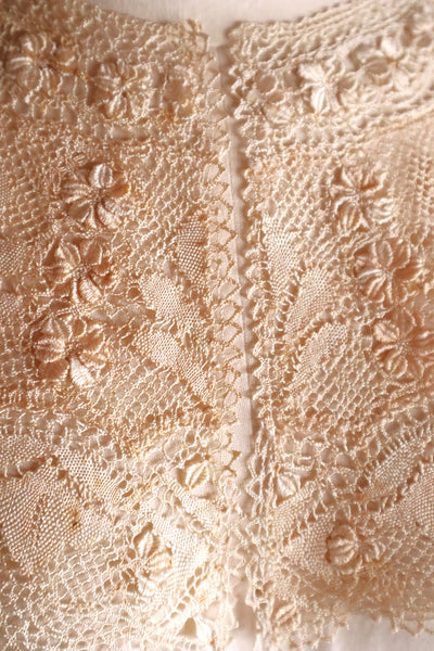 1900s Ecru Silk Maltese Lace Collar