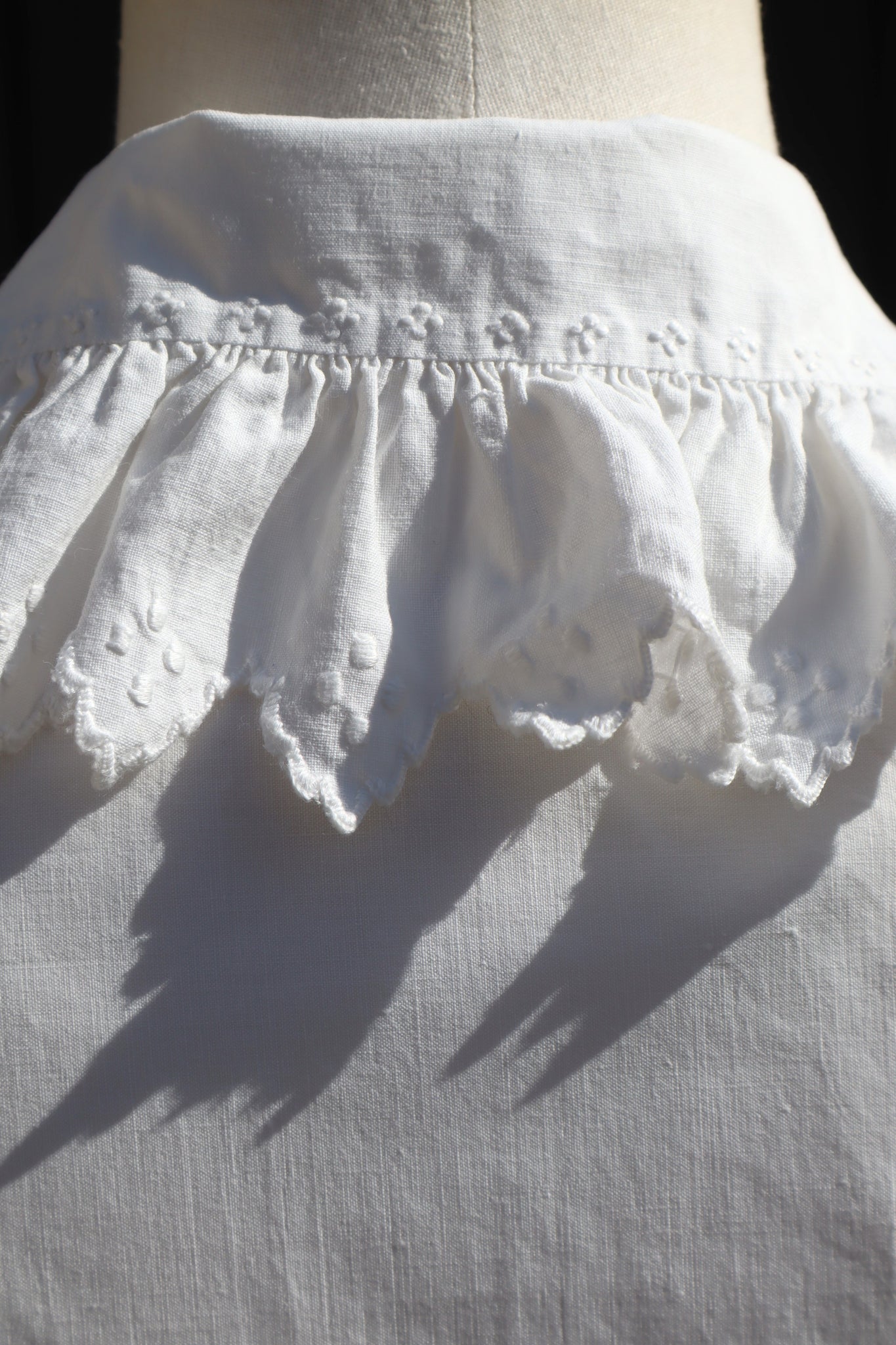 1900s Scalloped Embroidery Hand Sewn Cotton Blouse