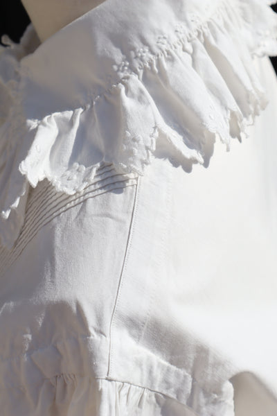 1900s Scalloped Embroidery Hand Sewn Cotton Blouse