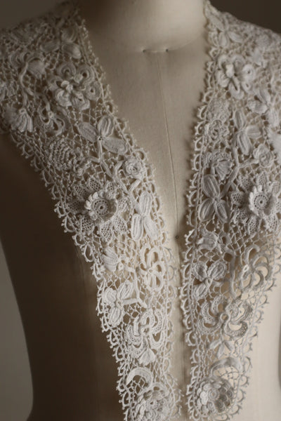 Late 19th Century French Irish Crochet Lace Collar