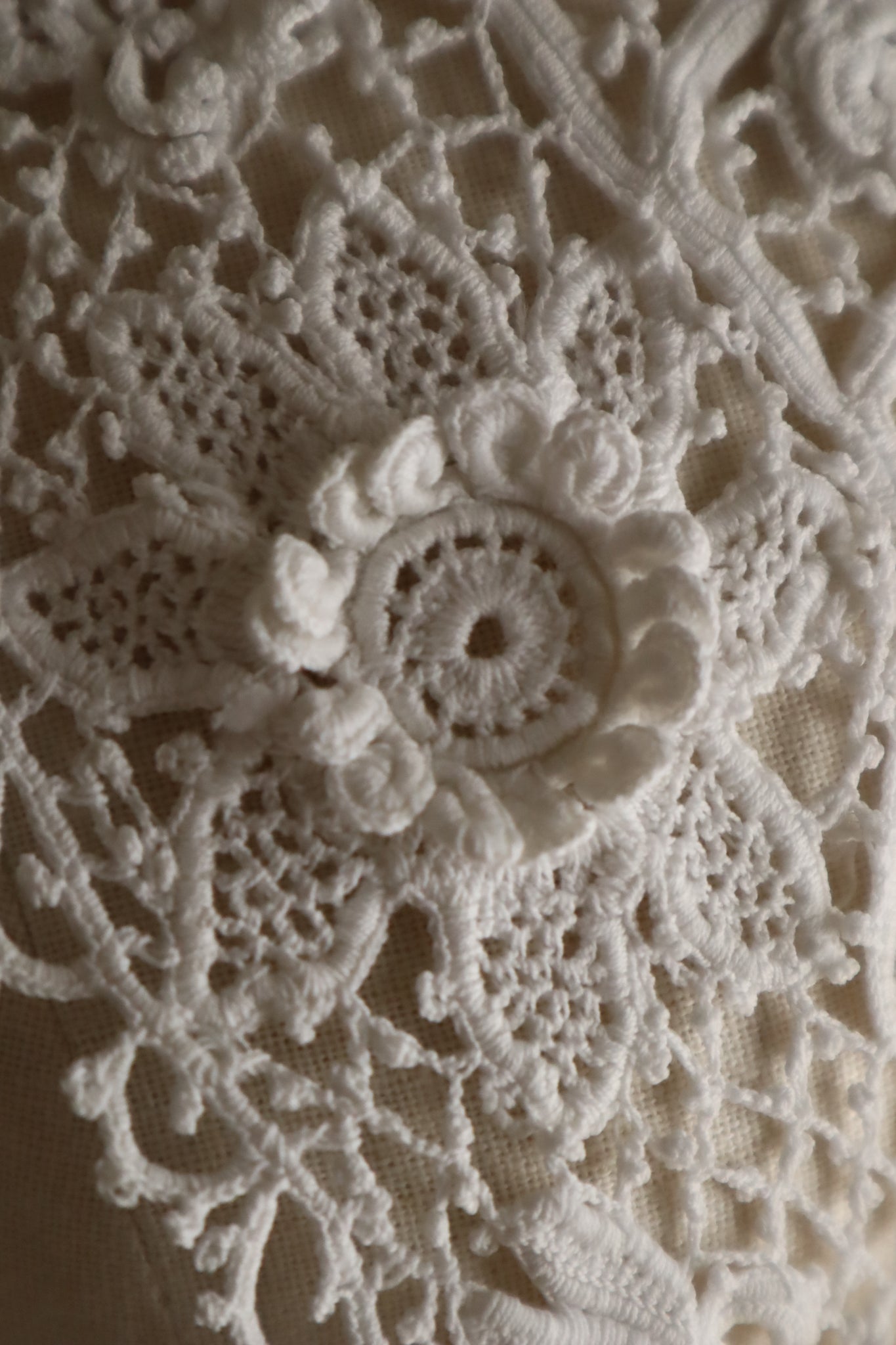 Late 19th Century French Irish Crochet Lace Collar