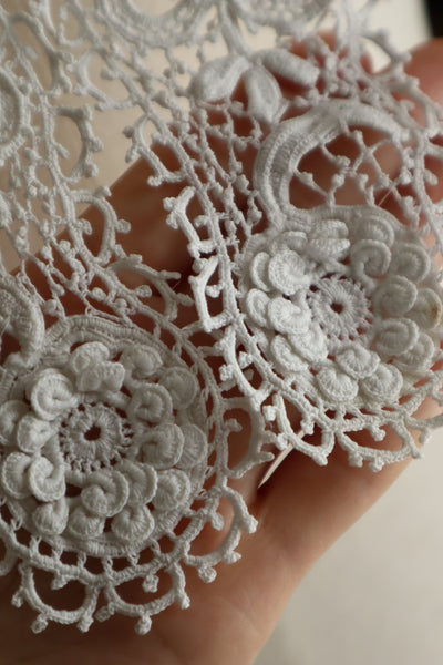 Late 19th Century French Irish Crochet Lace Collar