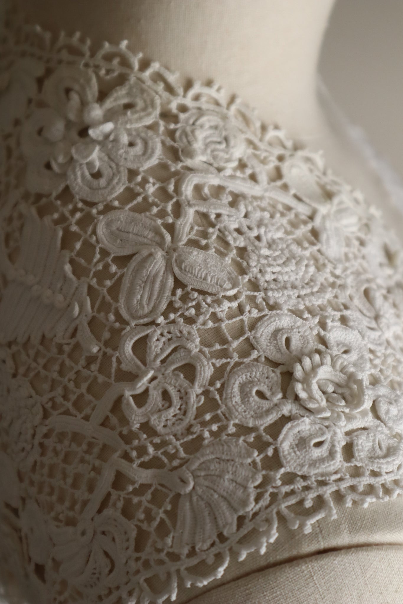 Late 19th Century French Irish Crochet Lace Collar