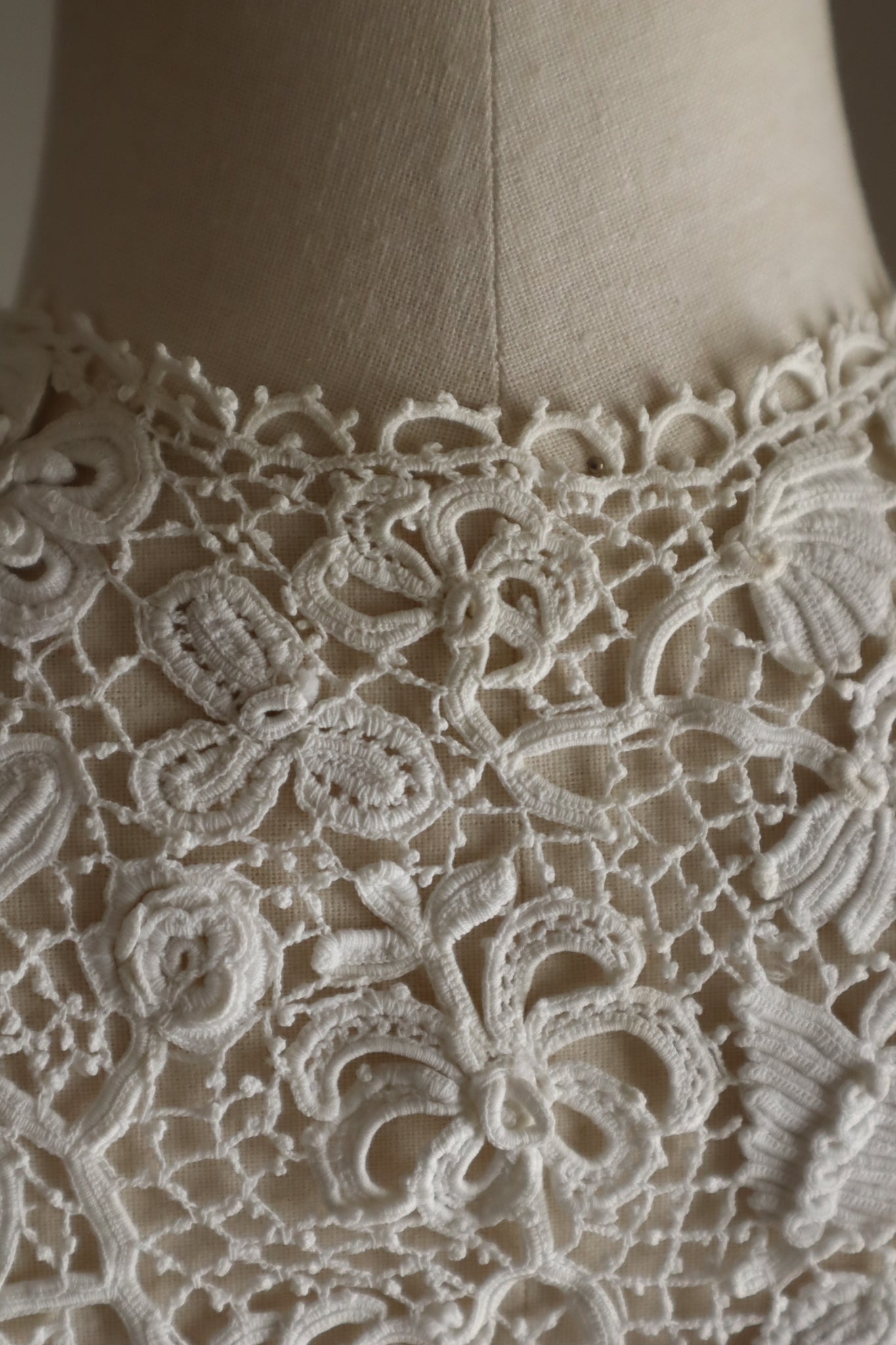Late 19th Century French Irish Crochet Lace Collar