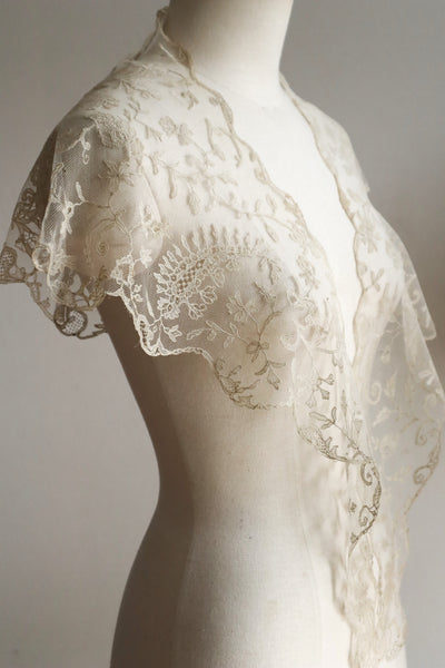 Early 1900s Edwardian Embroidered Net Lace Capelet