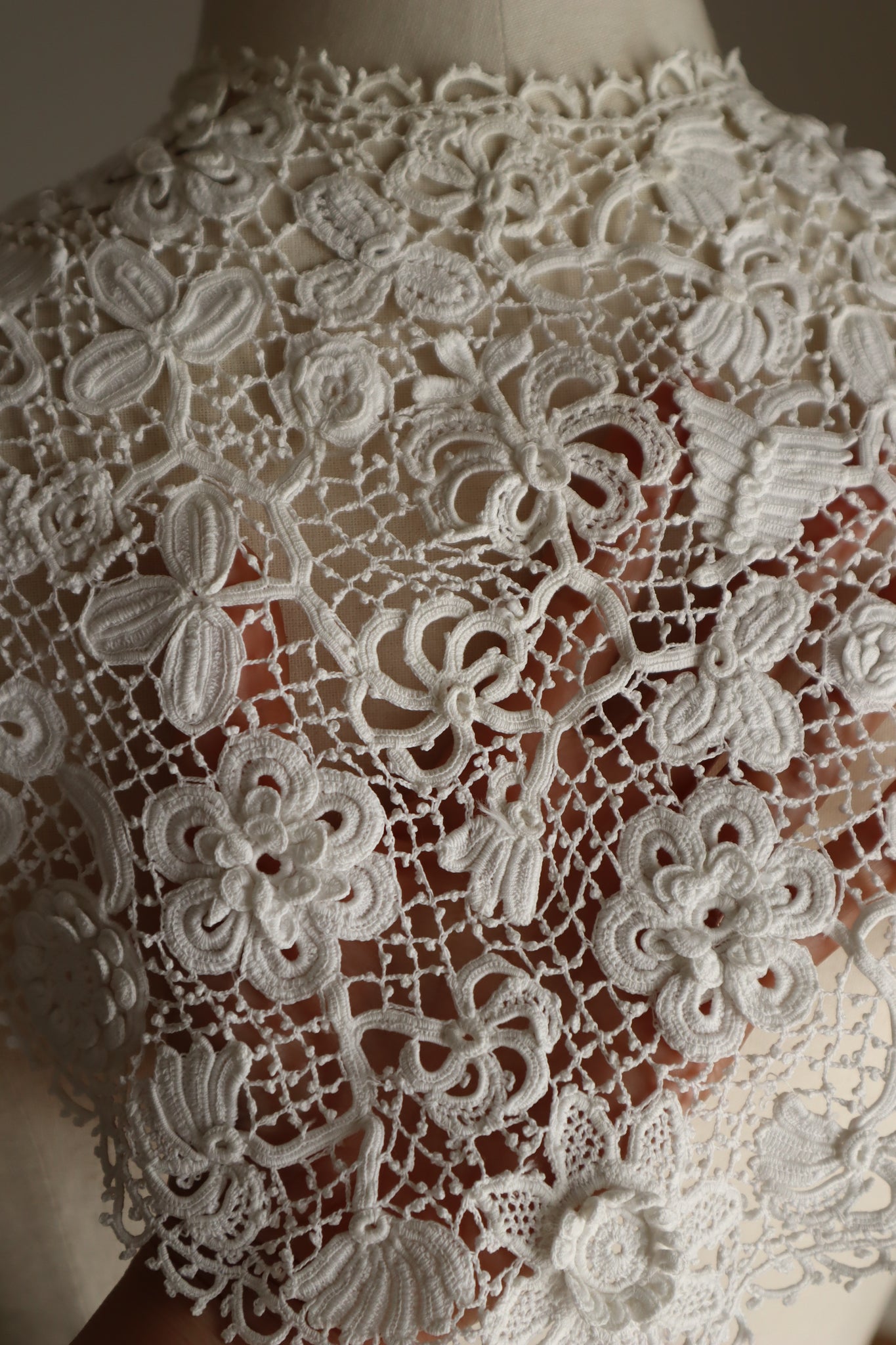 Late 19th Century French Irish Crochet Lace Collar
