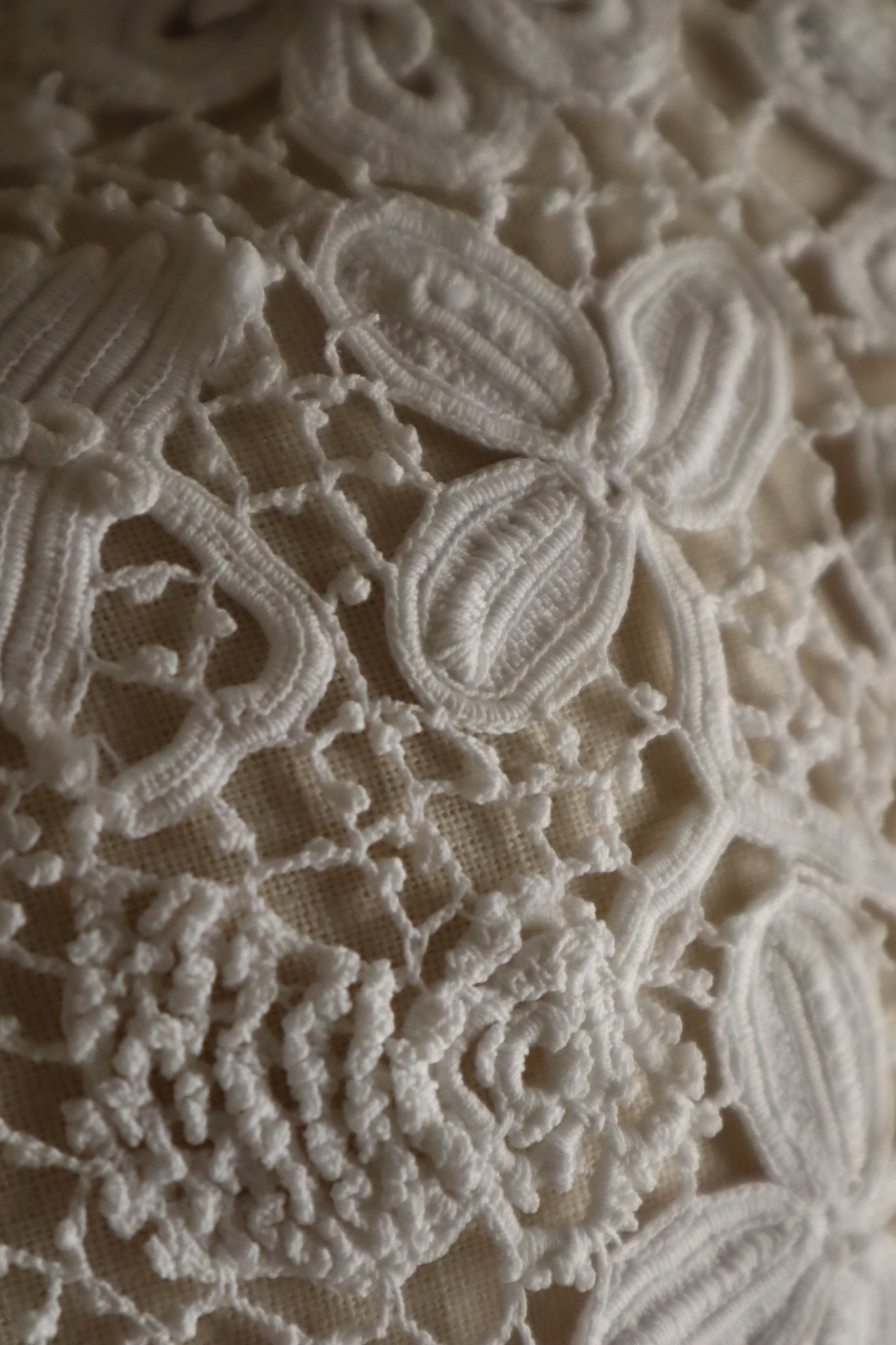 Late 19th Century French Irish Crochet Lace Collar