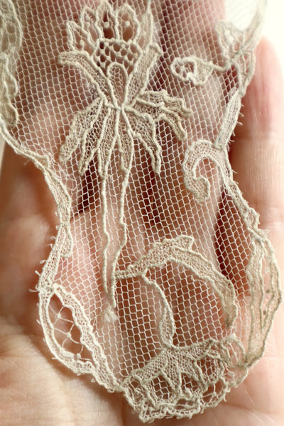 Early 1900s Edwardian Embroidered Net Lace Capelet