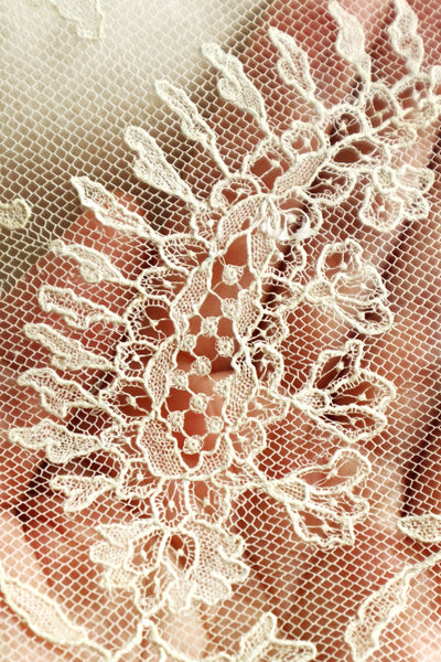 Early 1900s Edwardian Embroidered Net Lace Capelet