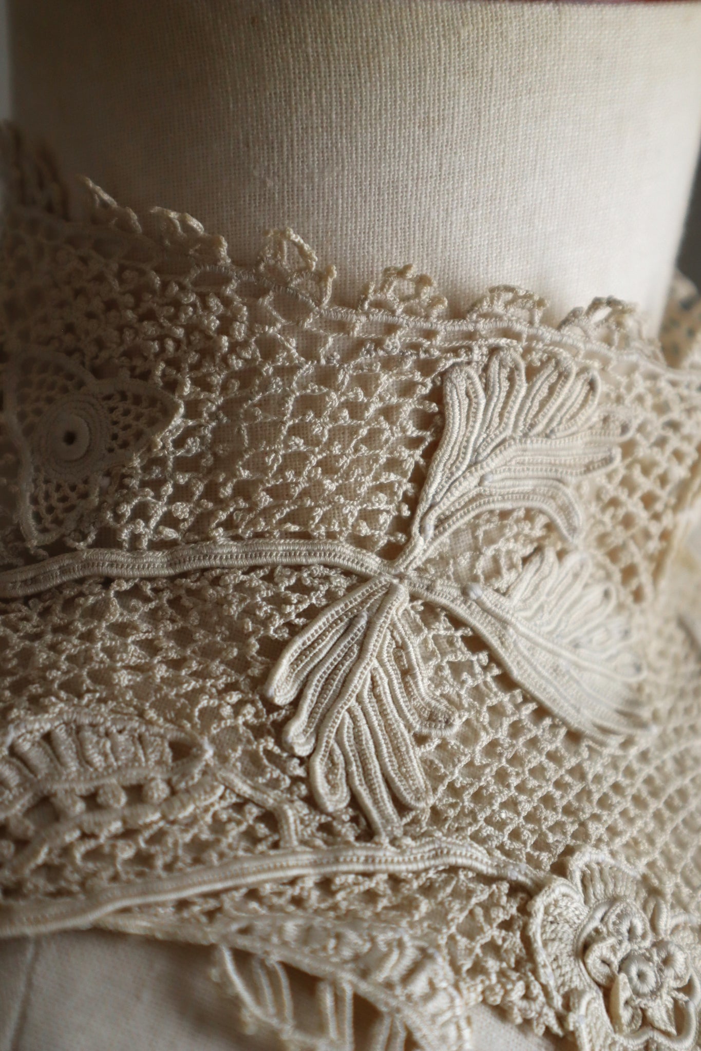 1890s–1900s Irish Crochet Lace High-necked Collar