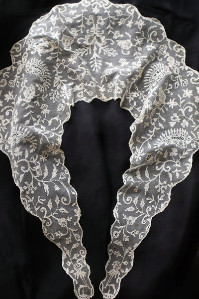 Early 1900s Edwardian Embroidered Net Lace Capelet