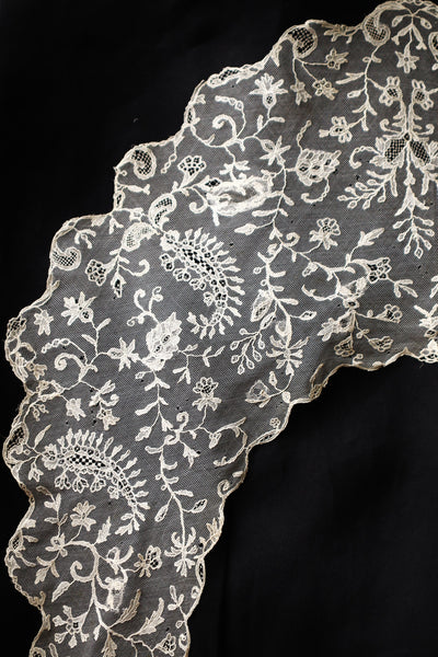Early 1900s Edwardian Embroidered Net Lace Capelet