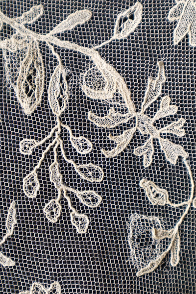 Early 1900s Edwardian Embroidered Net Lace Capelet