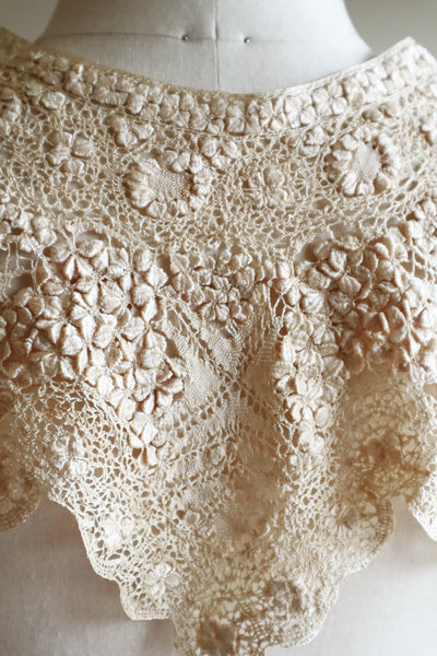 19th Century Silk Maltese Lace Collar