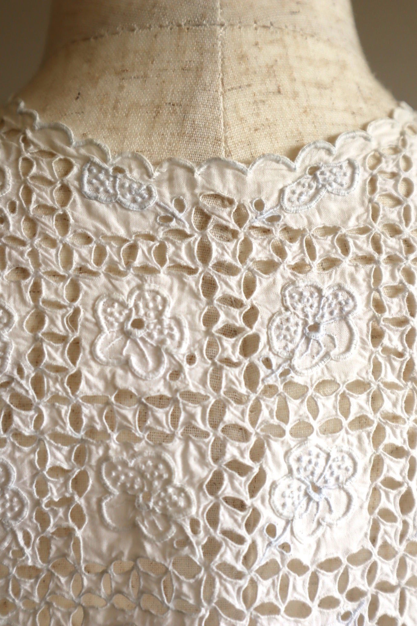 1910s Hand Cutwork Lace Collar